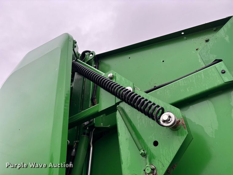 image for item EN5832 2022 John Deere 560 M round baler