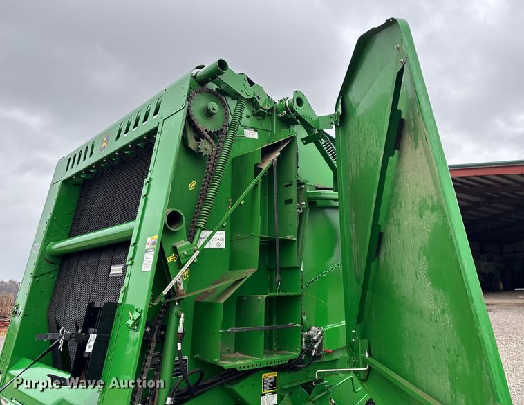 image for item EN5832 2022 John Deere 560 M round baler
