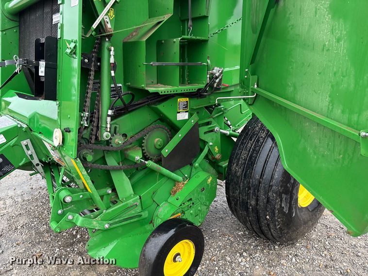image for item EN5832 2022 John Deere 560 M round baler