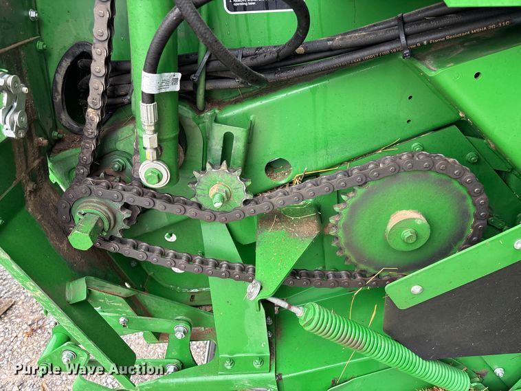 image for item EN5832 2022 John Deere 560 M round baler