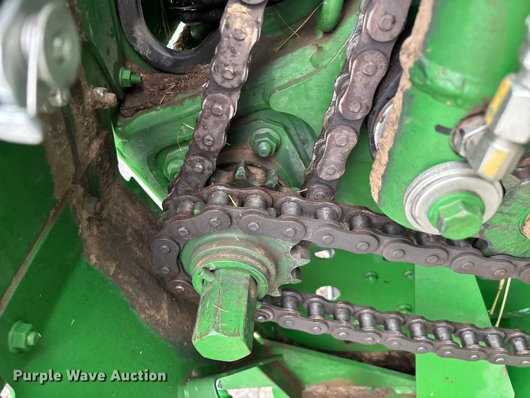 image for item EN5832 2022 John Deere 560 M round baler