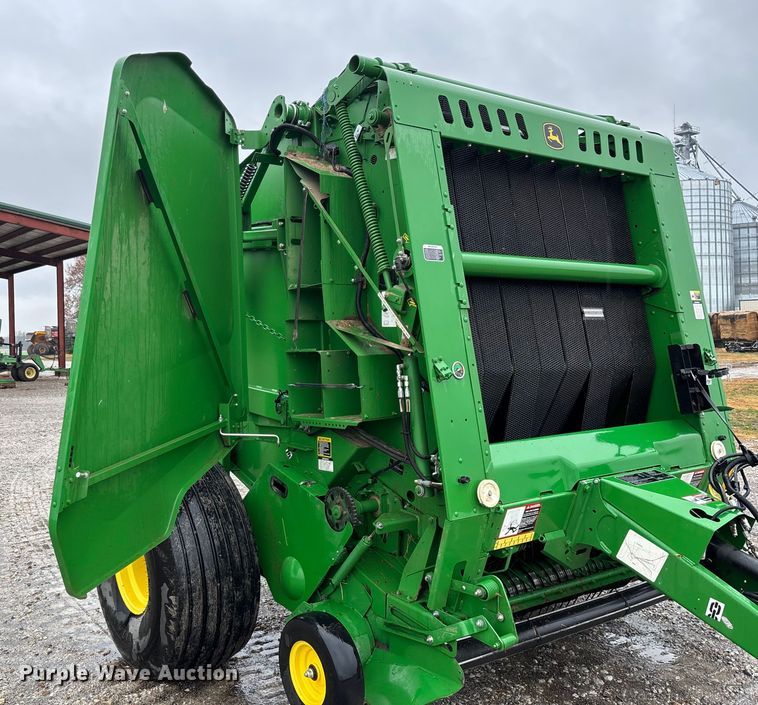 image for item EN5832 2022 John Deere 560 M round baler