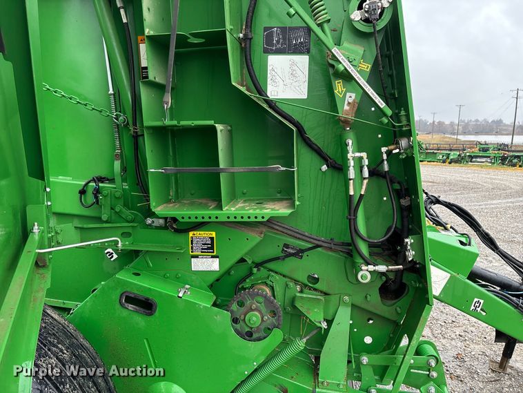 image for item EN5832 2022 John Deere 560 M round baler