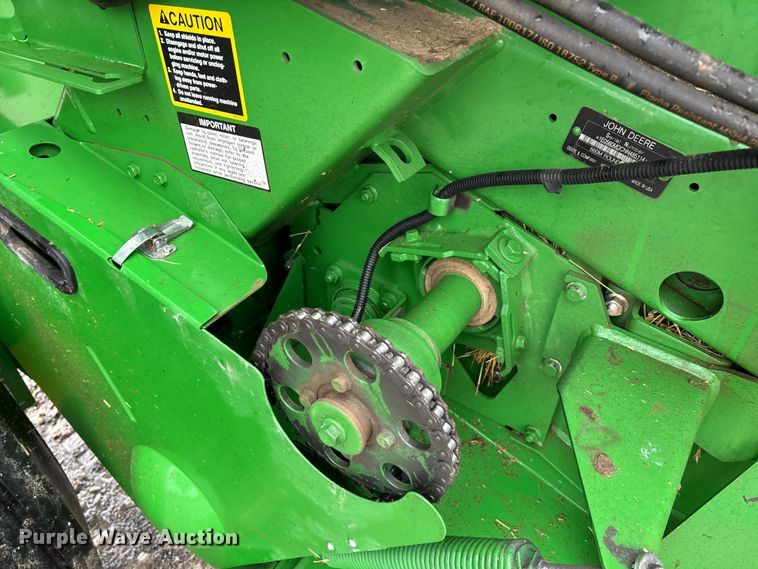 image for item EN5832 2022 John Deere 560 M round baler