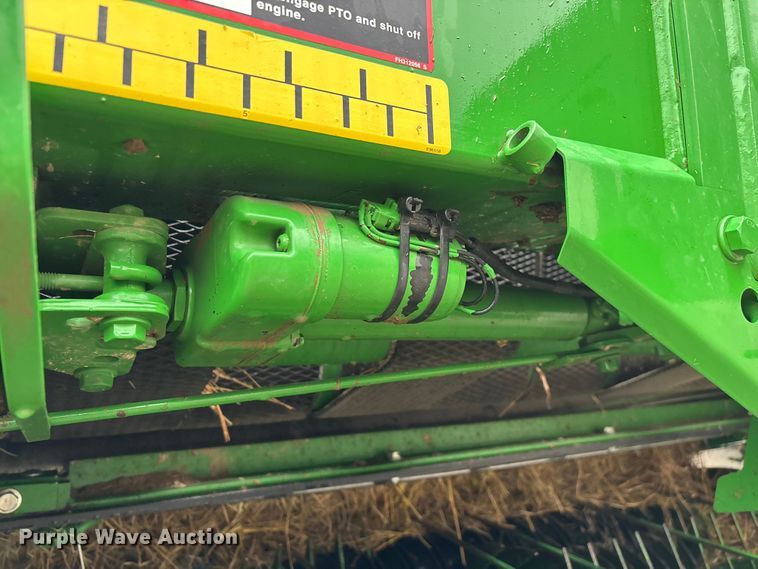 image for item EN5832 2022 John Deere 560 M round baler