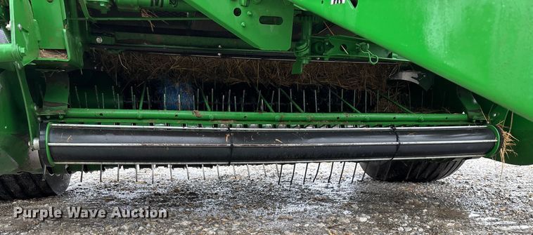 image for item EN5832 2022 John Deere 560 M round baler