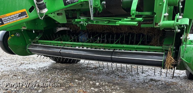 image for item EN5832 2022 John Deere 560 M round baler