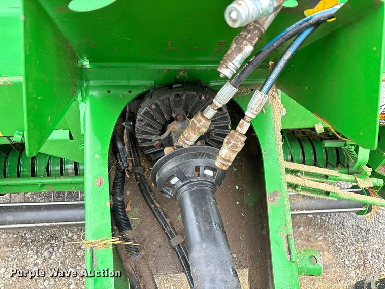 image for item EN5832 2022 John Deere 560 M round baler