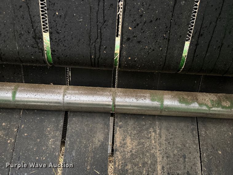 image for item EN5832 2022 John Deere 560 M round baler