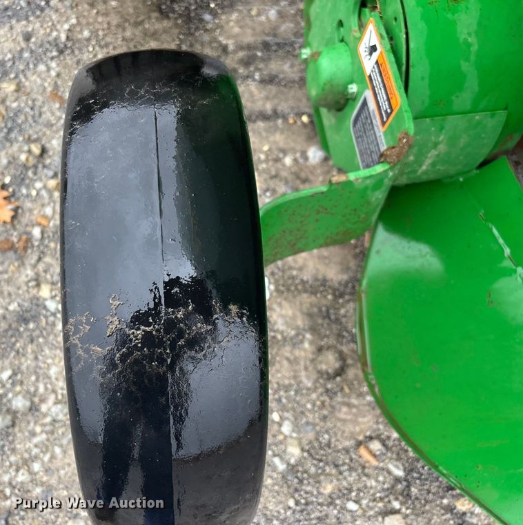 image for item EN5832 2022 John Deere 560 M round baler