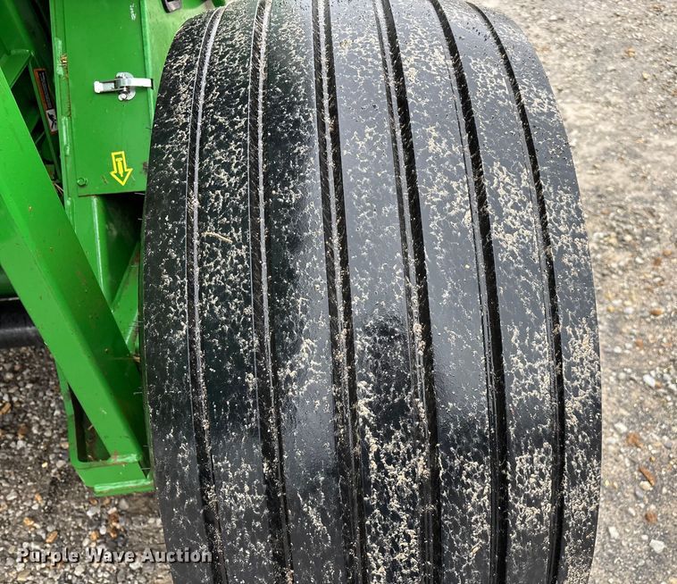 image for item EN5832 2022 John Deere 560 M round baler