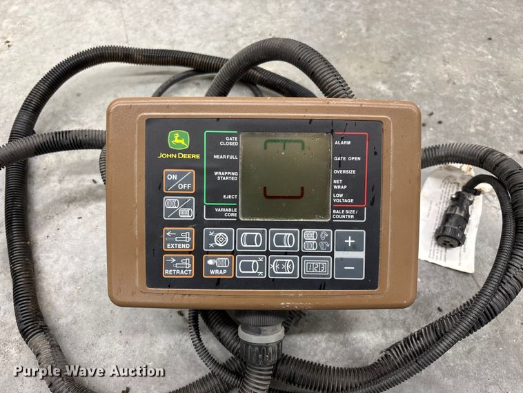 image for item EN5832 2022 John Deere 560 M round baler
