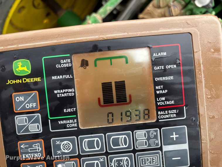 image for item EN5832 2022 John Deere 560 M round baler