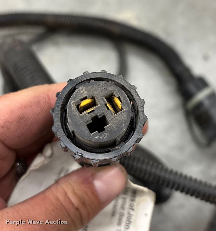 image for item EN5832 2022 John Deere 560 M round baler