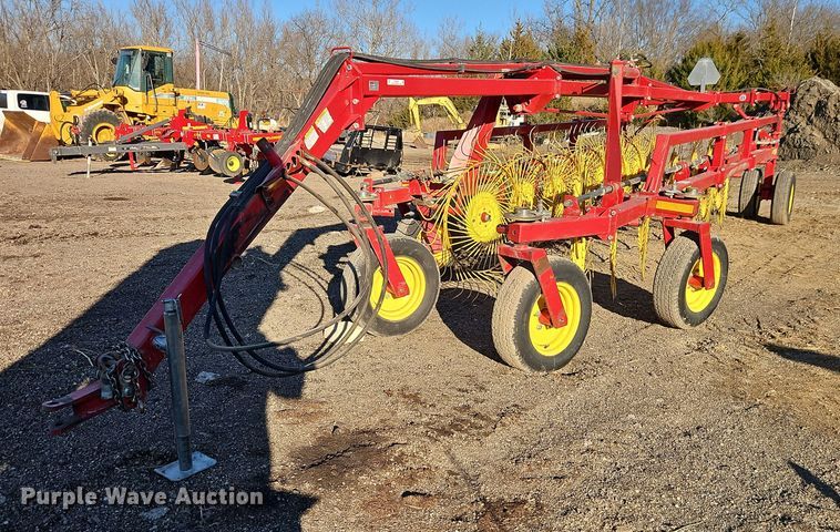 image for item EO4885 New Holland HT154 hay rake