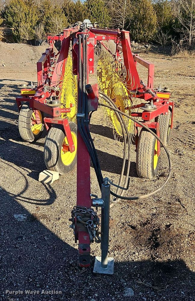 image for item EO4885 New Holland HT154 hay rake