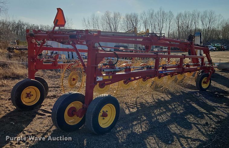 image for item EO4885 New Holland HT154 hay rake
