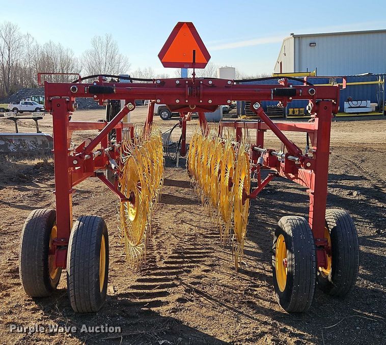image for item EO4885 New Holland HT154 hay rake