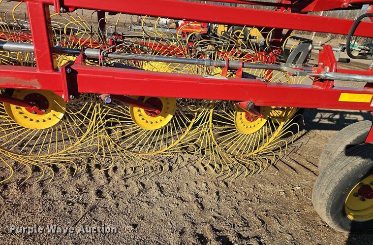 image for item EO4885 New Holland HT154 hay rake