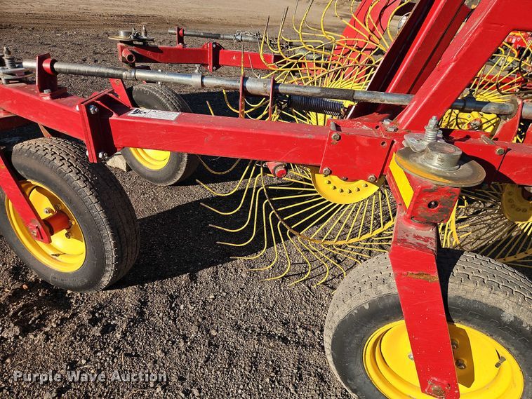 image for item EO4885 New Holland HT154 hay rake