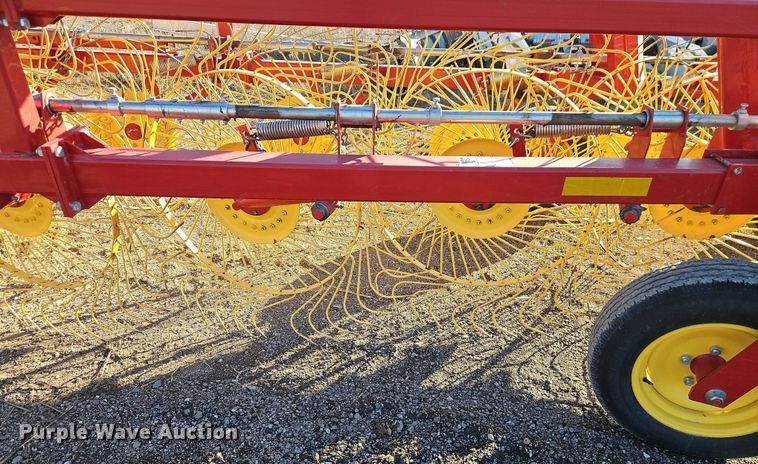 image for item EO4885 New Holland HT154 hay rake
