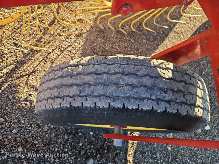 image for item EO4885 New Holland HT154 hay rake