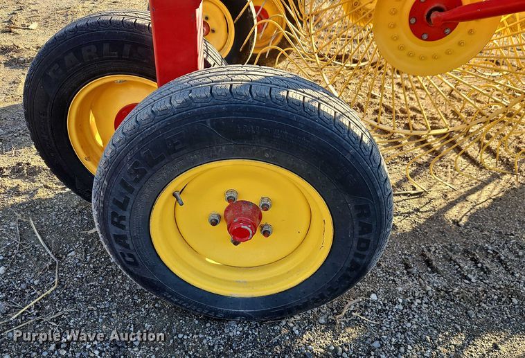 image for item EO4885 New Holland HT154 hay rake