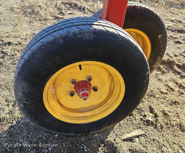 image for item EO4885 New Holland HT154 hay rake