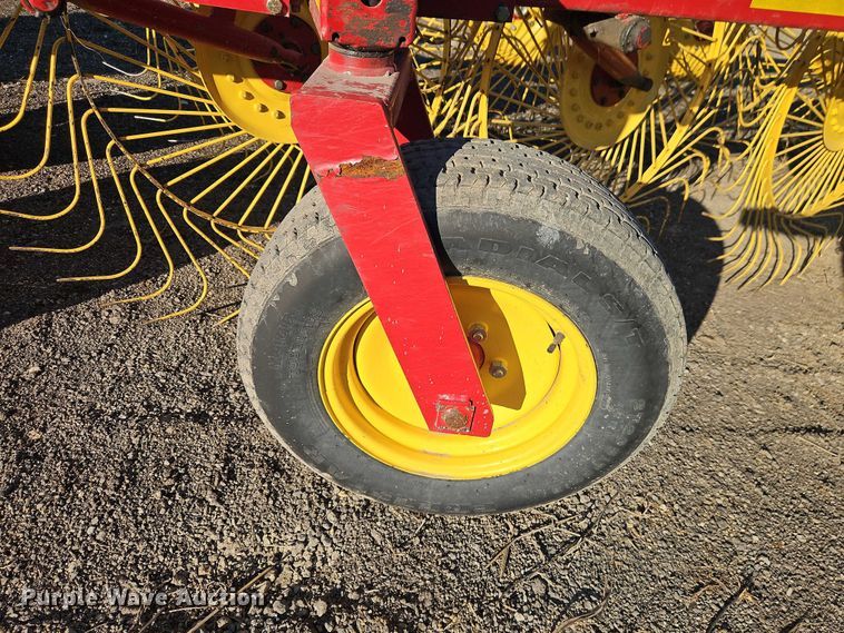 image for item EO4885 New Holland HT154 hay rake
