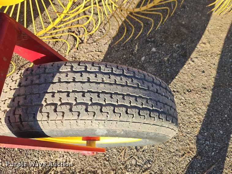 image for item EO4885 New Holland HT154 hay rake