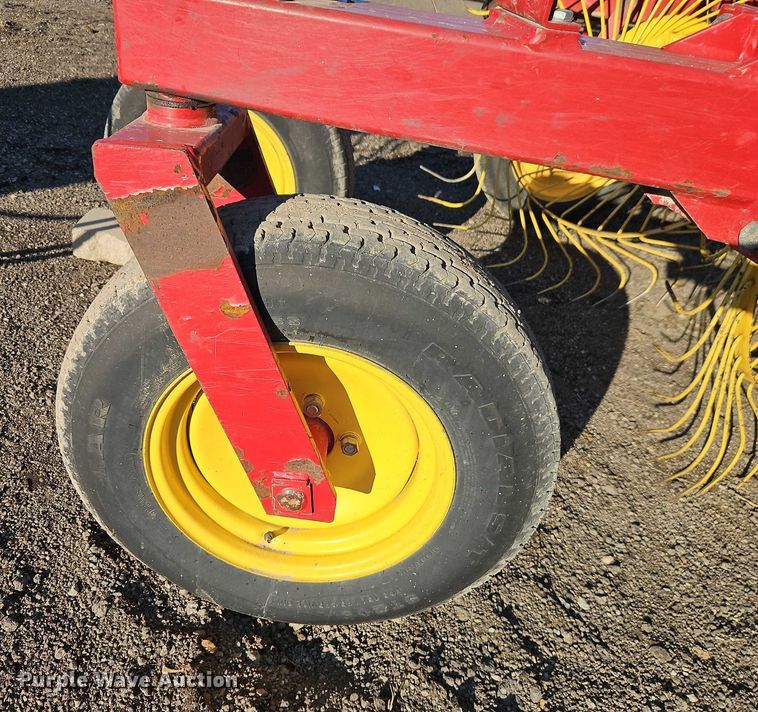 image for item EO4885 New Holland HT154 hay rake