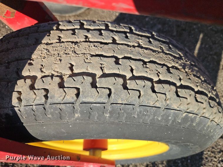 image for item EO4885 New Holland HT154 hay rake