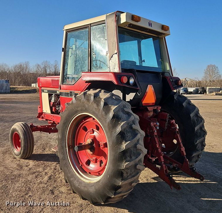 image for item EO4886 1979 International Harvester 986 tractor
