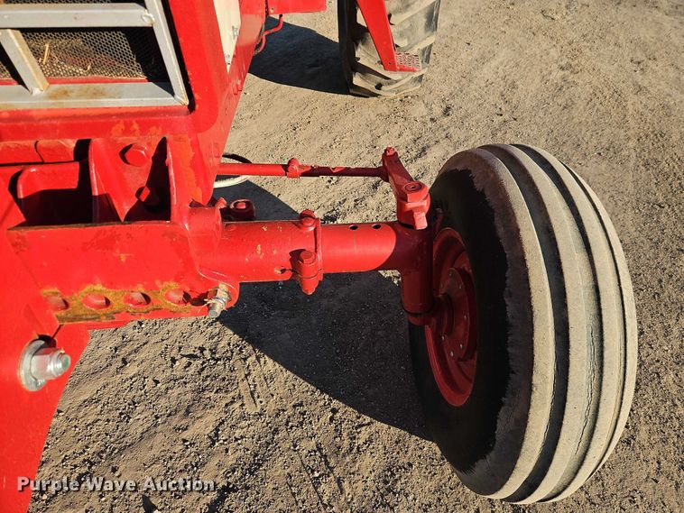 image for item EO4886 1979 International Harvester 986 tractor