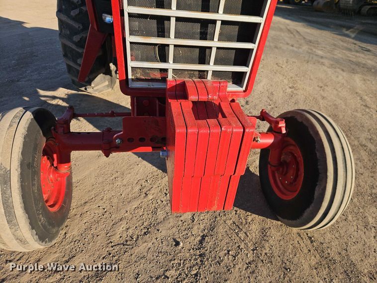 image for item EO4886 1979 International Harvester 986 tractor