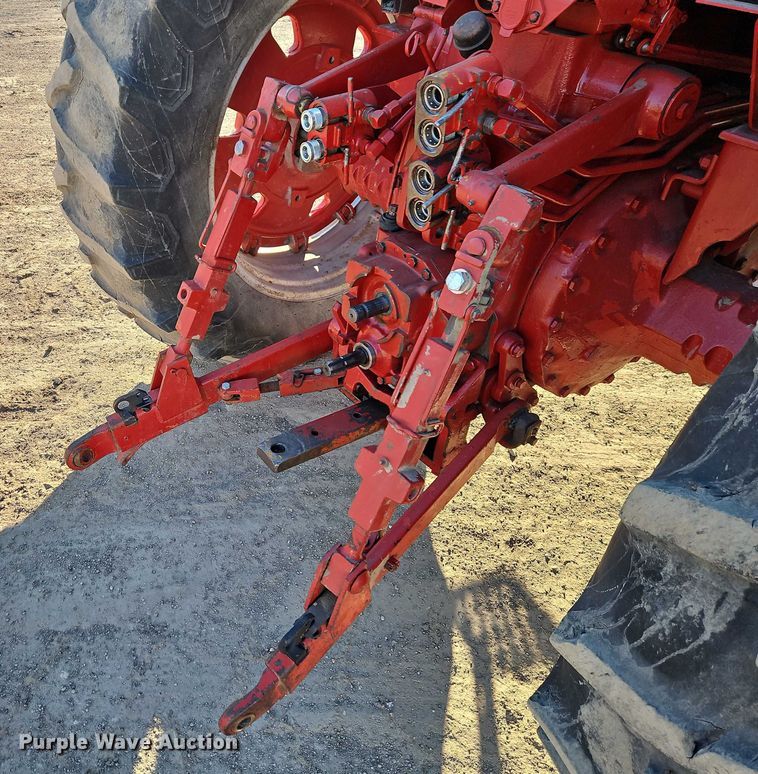 image for item EO4886 1979 International Harvester 986 tractor