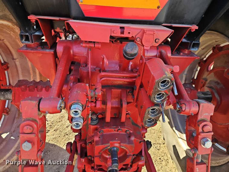 image for item EO4886 1979 International Harvester 986 tractor