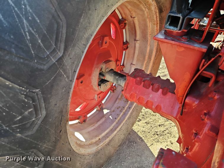 image for item EO4886 1979 International Harvester 986 tractor