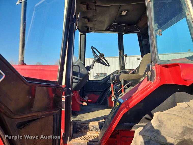 image for item EO4886 1979 International Harvester 986 tractor
