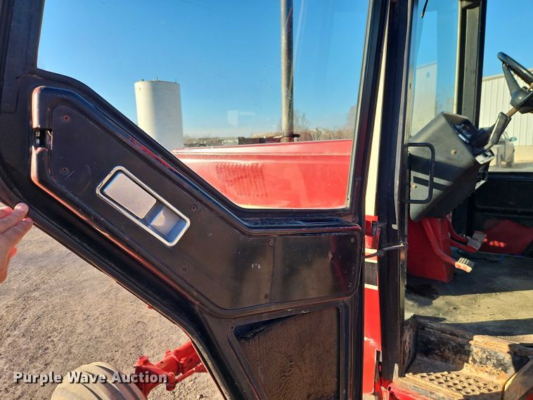 image for item EO4886 1979 International Harvester 986 tractor