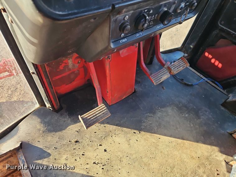 image for item EO4886 1979 International Harvester 986 tractor