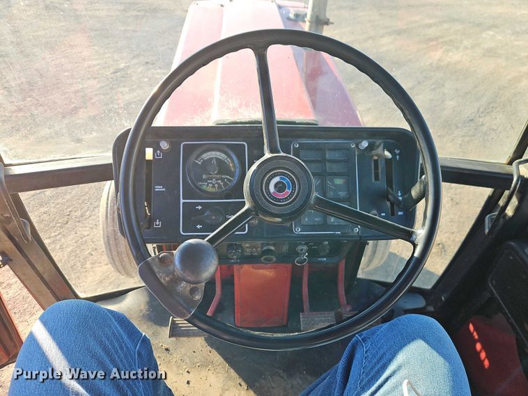 image for item EO4886 1979 International Harvester 986 tractor