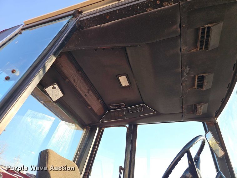 image for item EO4886 1979 International Harvester 986 tractor