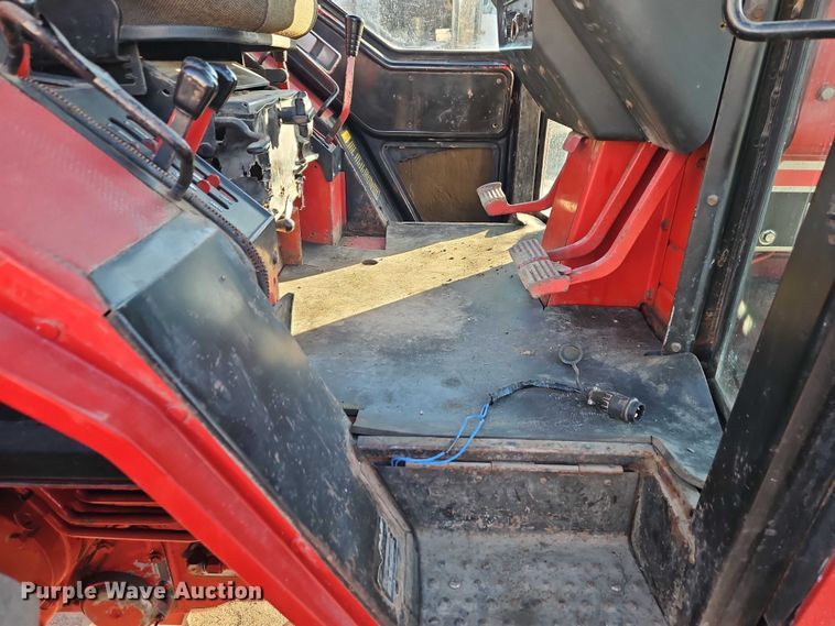 image for item EO4886 1979 International Harvester 986 tractor