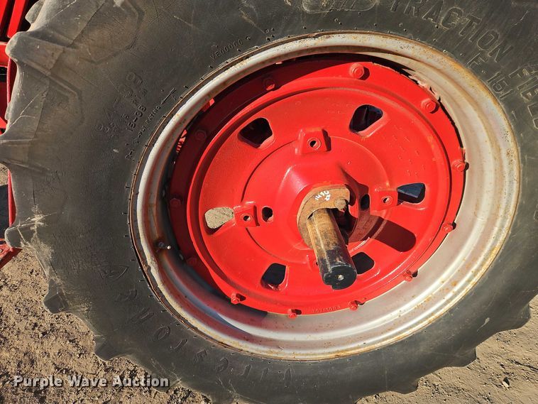 image for item EO4886 1979 International Harvester 986 tractor