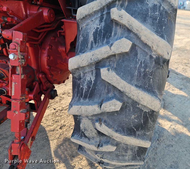 image for item EO4886 1979 International Harvester 986 tractor