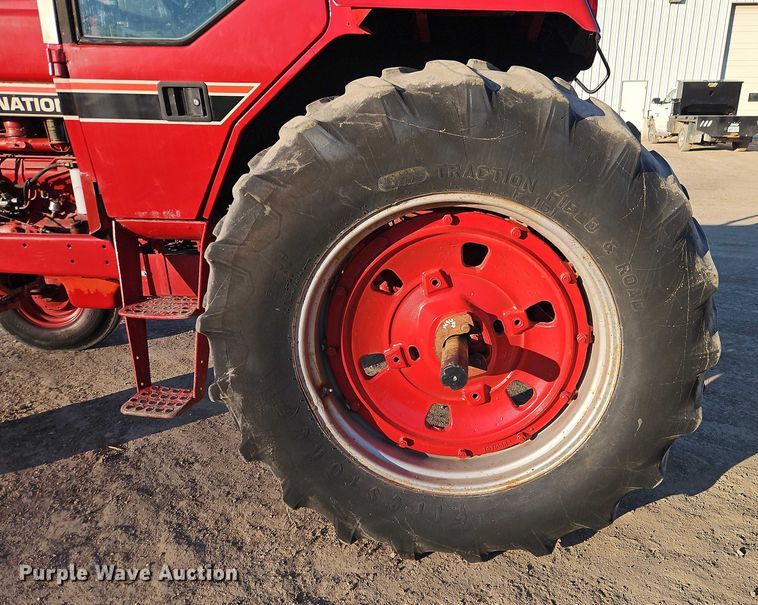 image for item EO4886 1979 International Harvester 986 tractor