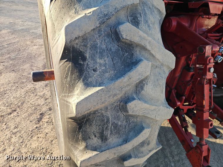 image for item EO4886 1979 International Harvester 986 tractor