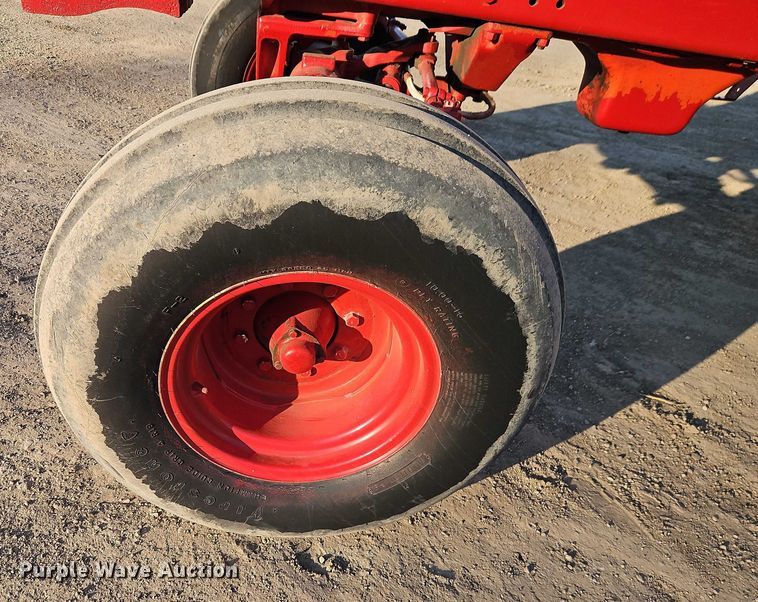 image for item EO4886 1979 International Harvester 986 tractor