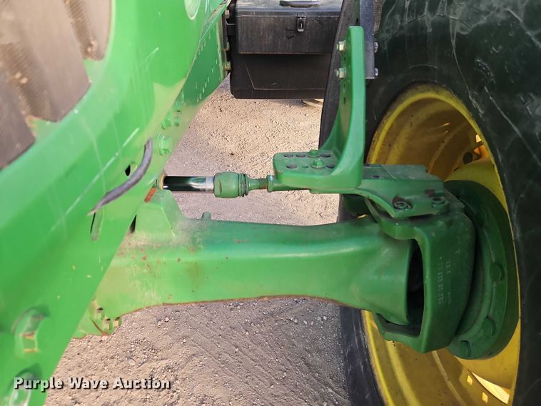 image for item EO4887 2006 John Deere 7220 MFWD tractor